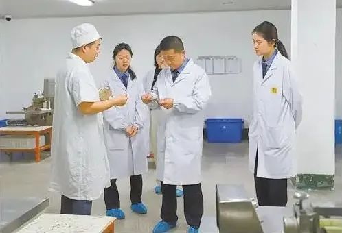 内外勾结!“内鬼”鲸吞药企1888万元